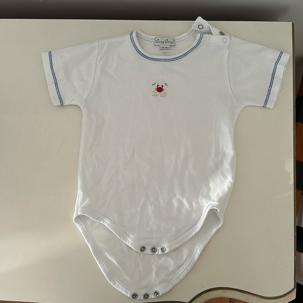 Kissy kissy crab onsie
